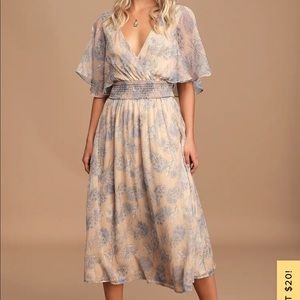 NWT Lulu’s blue and nude midi dress (small)